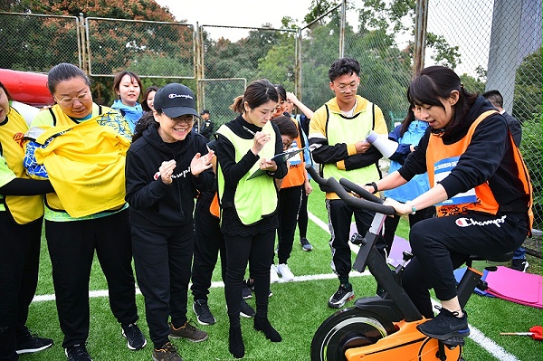 中国工艺集团趣味运动会 动感单车